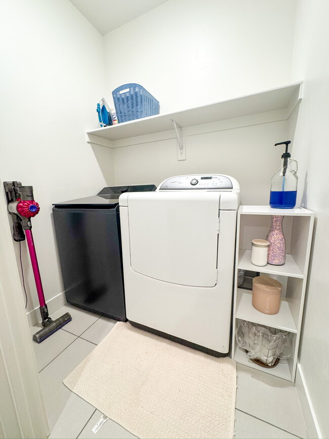 Photo - 457 S Wood Stream Rd