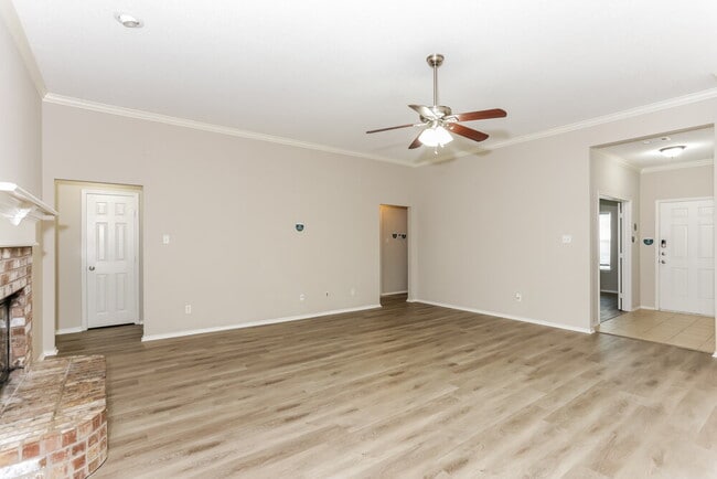 Photo - 125 Adams Dr