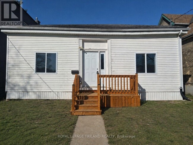 Photo - 151 Waterloo St