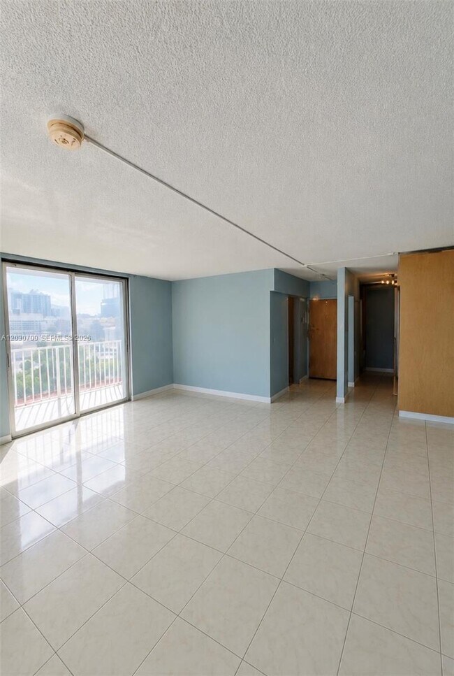 Photo - 1255 Collins Ave Unidad 608