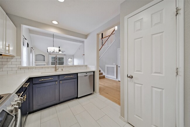 Photo - 5802 Spring Sunrise Dr