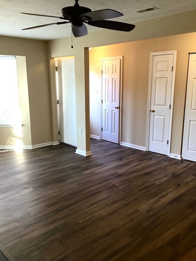Photo - 1660 Skiffes Creek Cir