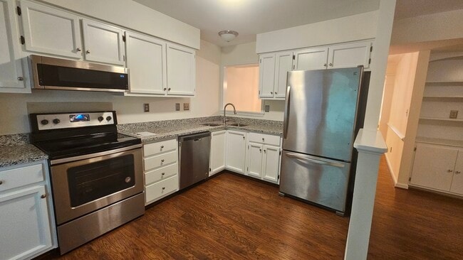 Photo - 3210 Gateway Cir