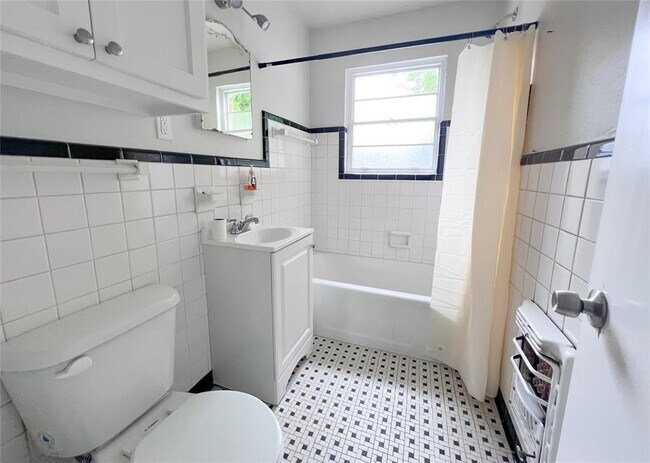 Photo - 221 NE 26th St Unit B