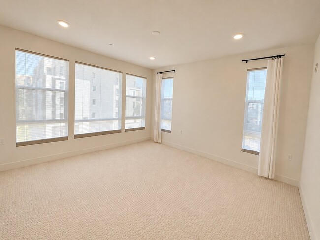 Photo - 45231 Ambition St Unit 400