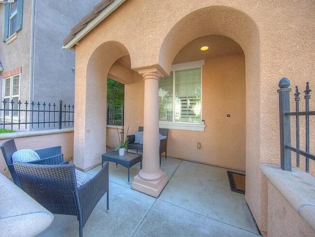 Photo - 2168 Wellington Dr