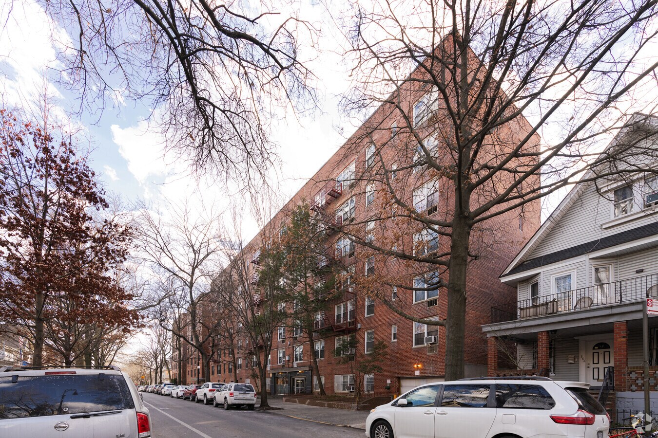 Photo - 390 Rugby Rd