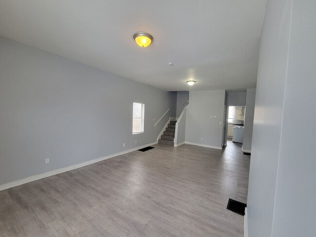 Building Photo - 673-675 Stanley Ave Unit 675