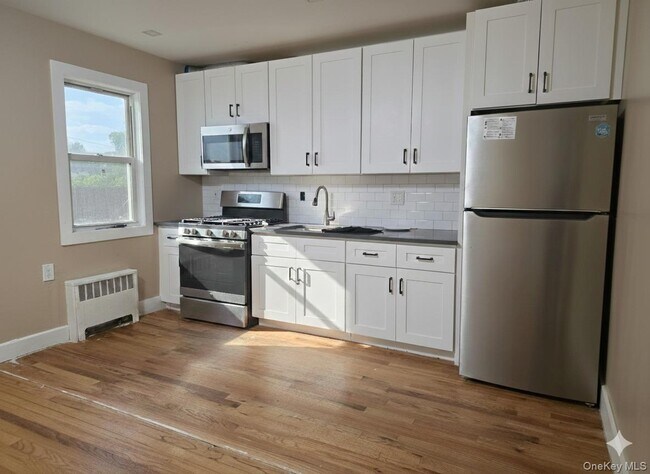 Photo - 202-02 109th Ave