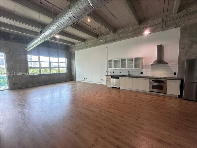 Photo - 1749 NE Miami Ct Unidad 413