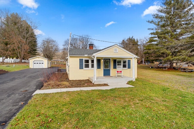 Photo - 122 Schoolhouse Rd