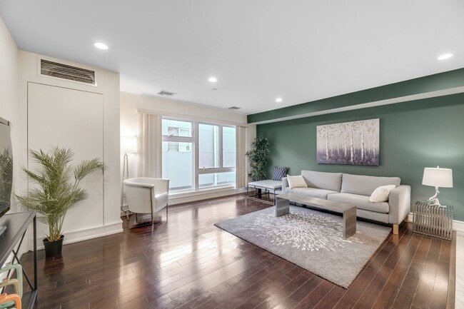 Photo - 310 Cliff Ln Condo Unit 3C