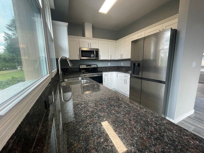 Photo - Lovely 3 Bedroom Townhome Built In 2022!