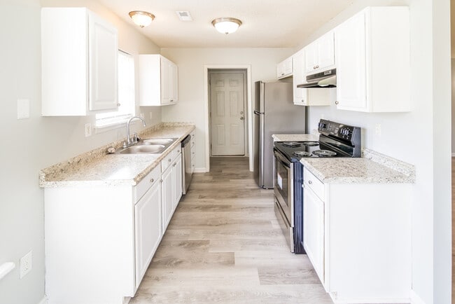 Photo - 1358 Belle Grove Cir