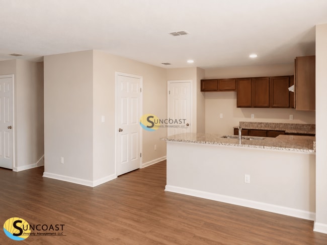 Photo - 8054 Hastings St