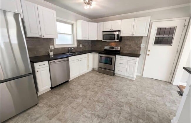 Photo - 2890 Jerome Rd