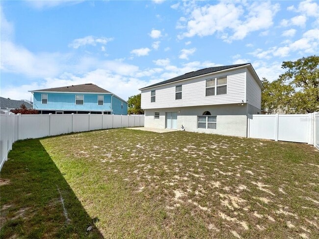 Photo - 1035 Ronlin St