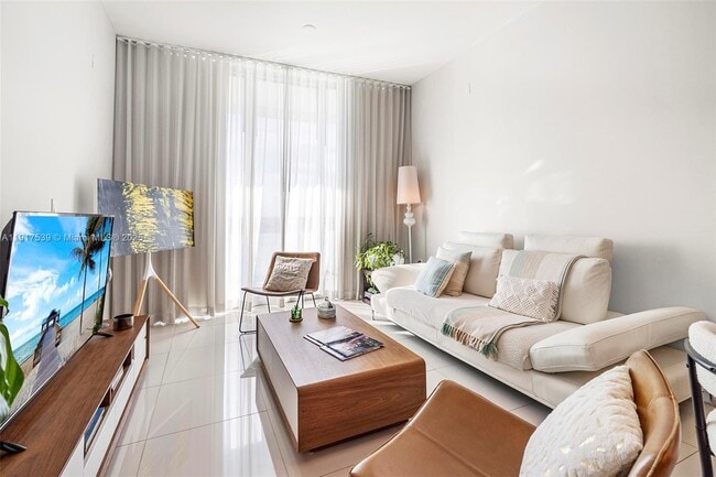 Building Photo - 7930 East Dr Unit 1206