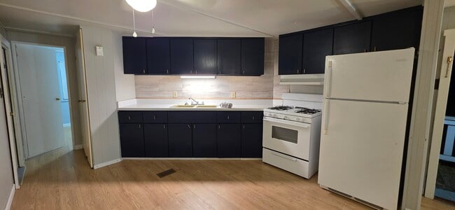 Photo - 760 Henry St