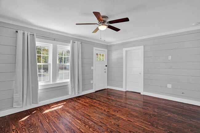 Photo - Cutest Cottage available Now in McKinney! House