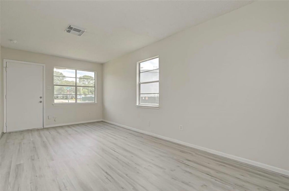 Photo - 4222 Sevan St