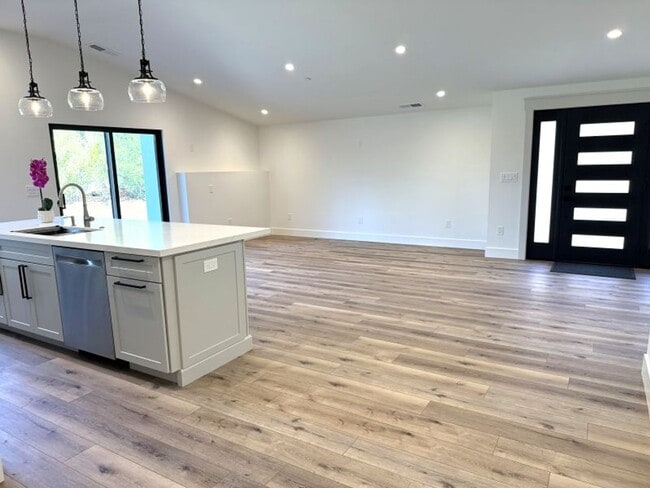 Photo - Beautifully Renovated, Pet Friendly Novato...
