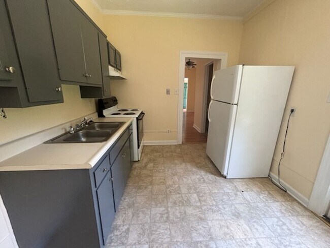 Photo - 3916 Middle St