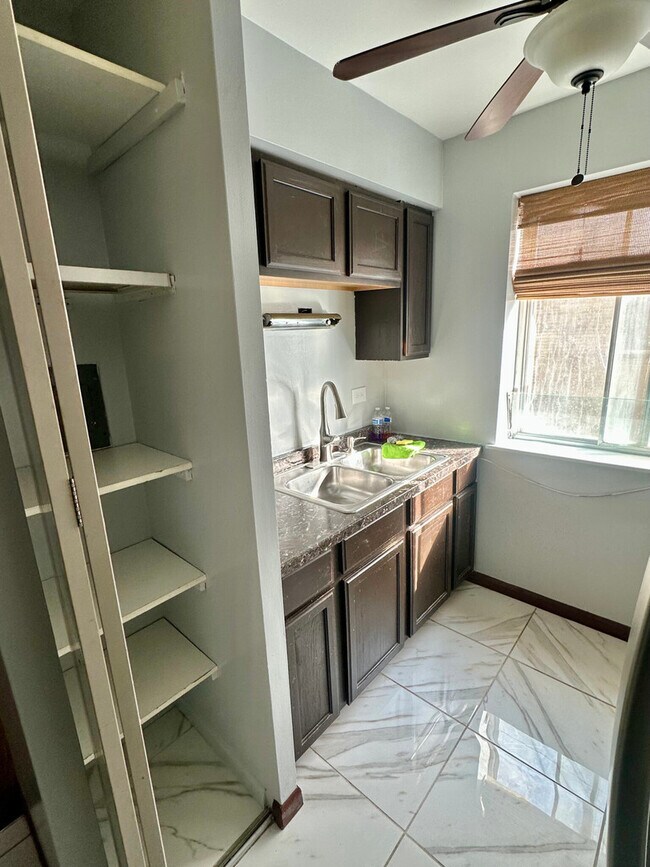 Photo - 7320 N Rogers Ave Unit 312