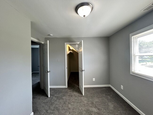 Photo - Baltimore - 4 Bedrooms and 2 baths Available!