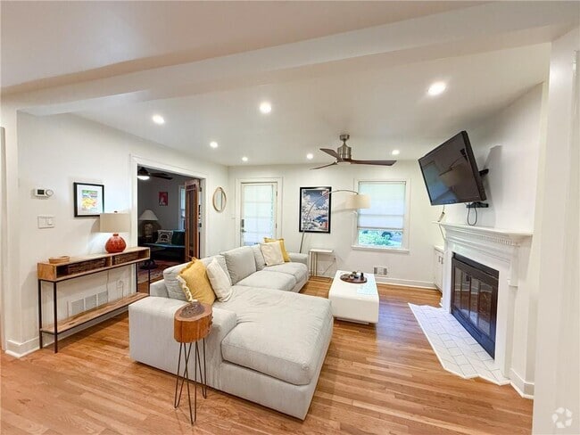 Building Photo - 1301 Willivee Dr Rental