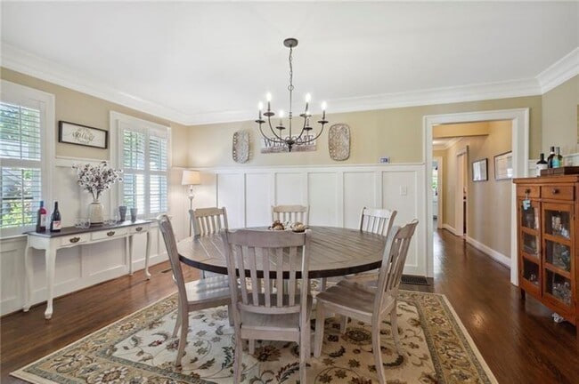 Photo - 253 N Forest Ave NE