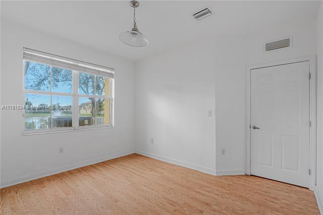 Photo - 10940 NW 87th Ln