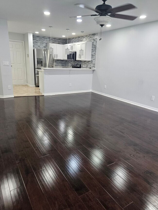 Photo - Stunning Fully Renovated Townhouse for rent in Land O' Lakes – Your Dream Home Awaits!