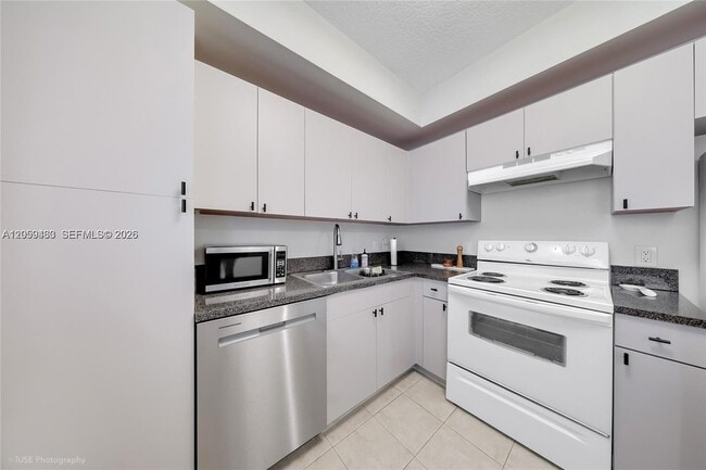 Photo - 115 SW 11th St Unit 505