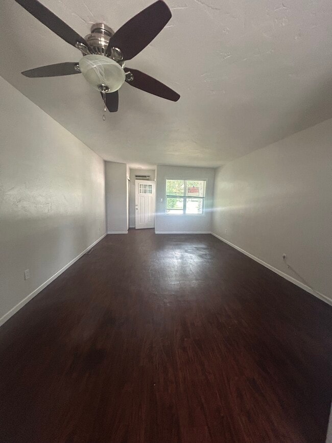 Building Photo - 1394 Shirley St Rental