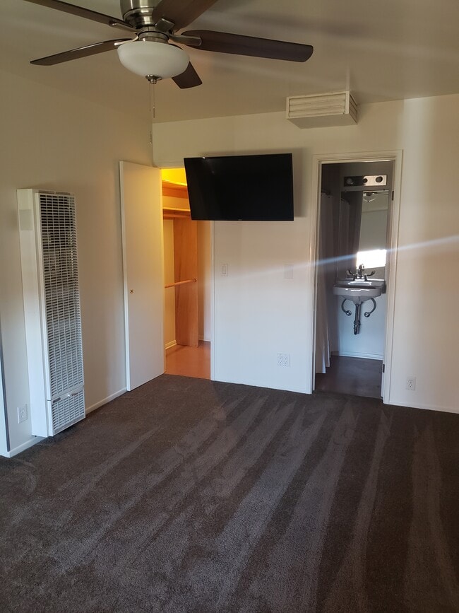 Photo - 10438 Irma Ave Unidad 4