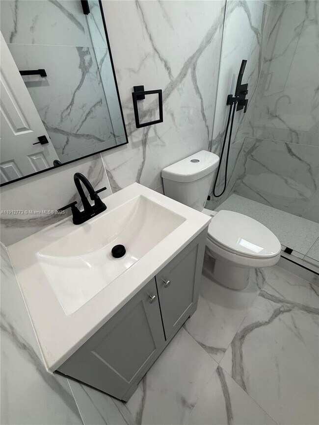 Photo - 1936 Normandy Dr Unit 3