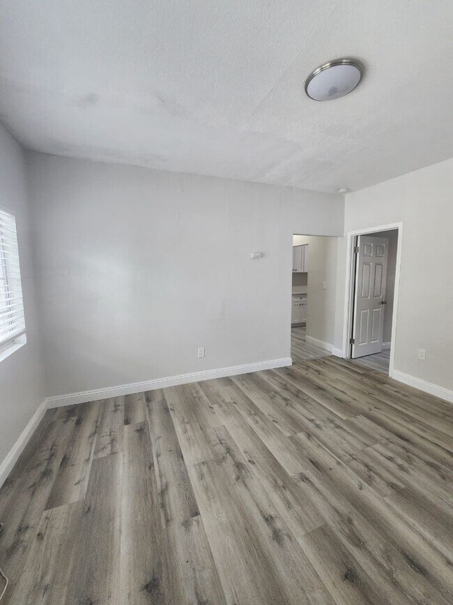 1931-1935 W. 39th Pl