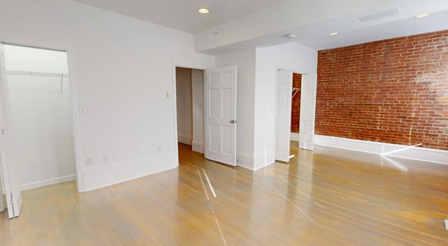 Photo - 1408 Beacon St Unit 3