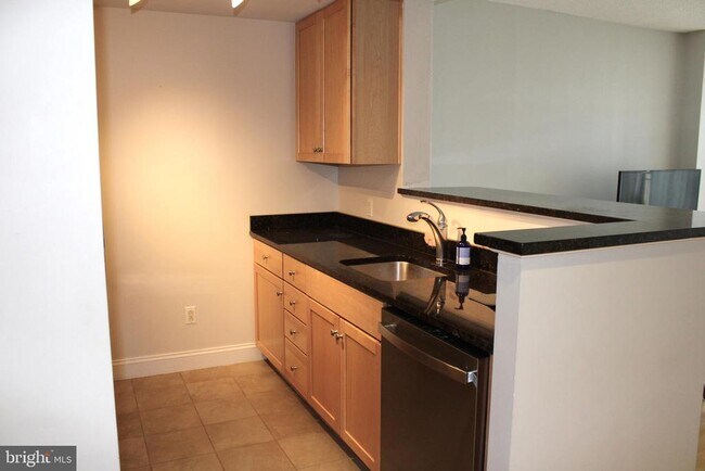 Photo - 1020 N Highland St Unit 521