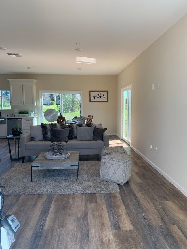 Photo - Paradise Home for rent, Newer construction...