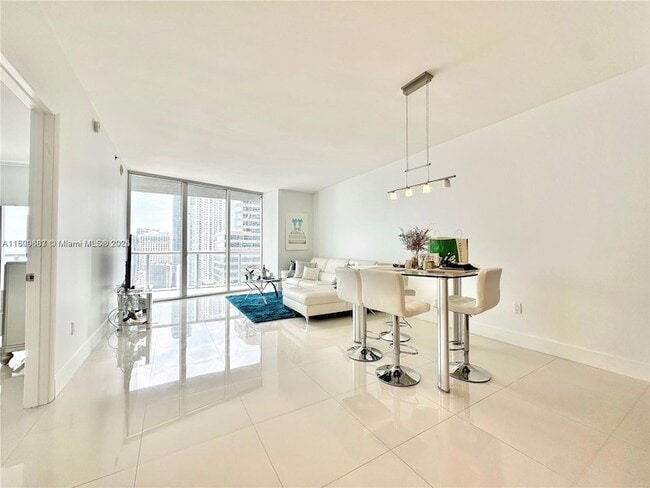 Photo - 495 Brickell Ave Apartment