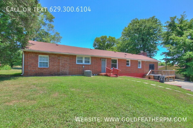 3747 Westport Dr