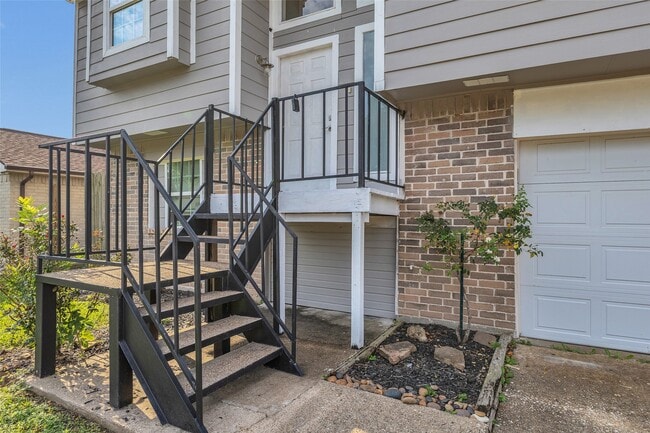 Photo - 18619 Haughland Dr