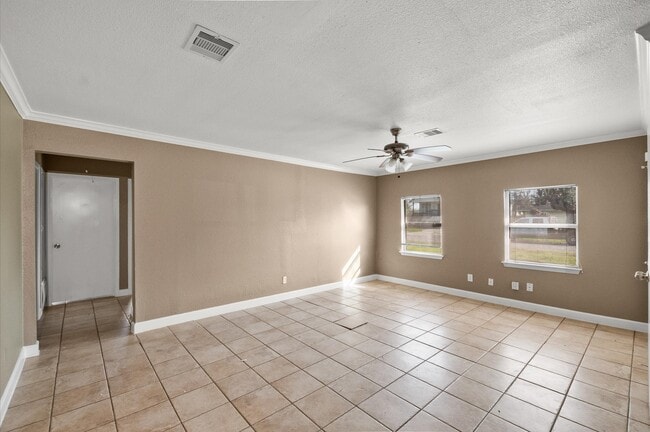 Photo - 6015 Ridgeway Dr