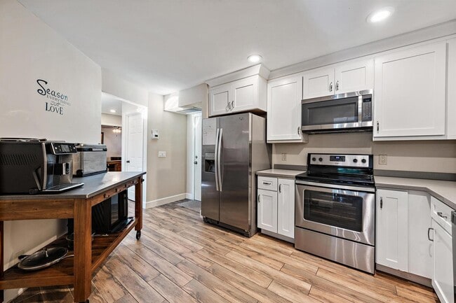 Photo - 25 Lexington Ln W