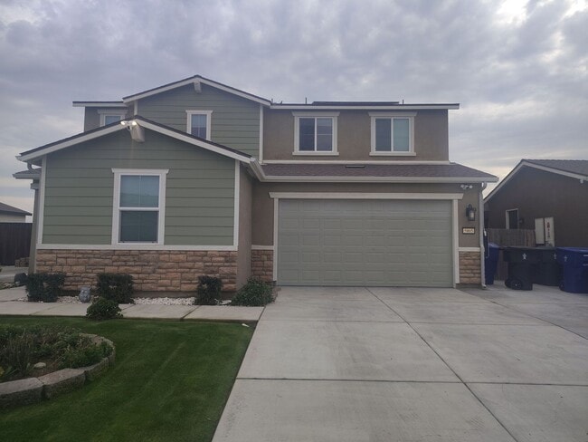 Building Photo - Spacious 5-Bedroom, 4-Bathroom House with Mother-in-Law Suite in SW Bakersfield