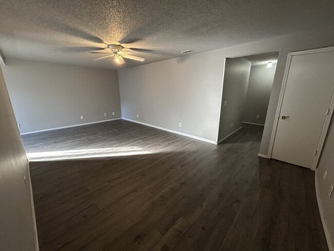 Photo - 405 S 7th St