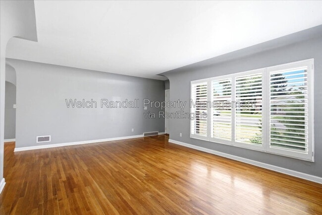 Photo - 425 E Center St