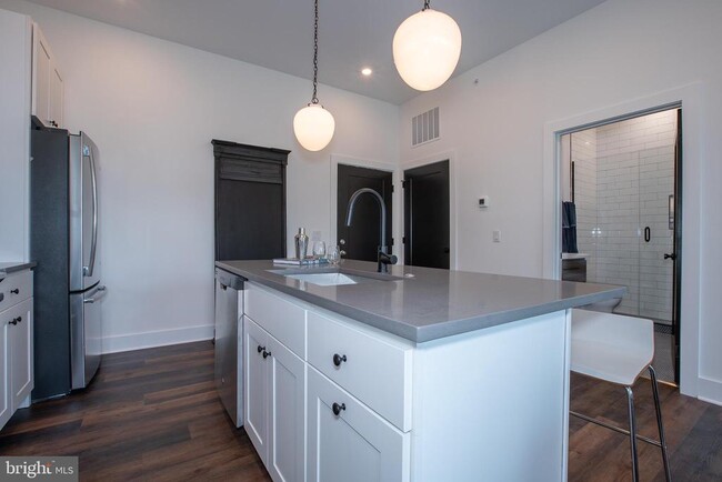 Photo - 2940 W Thompson St Unit 305